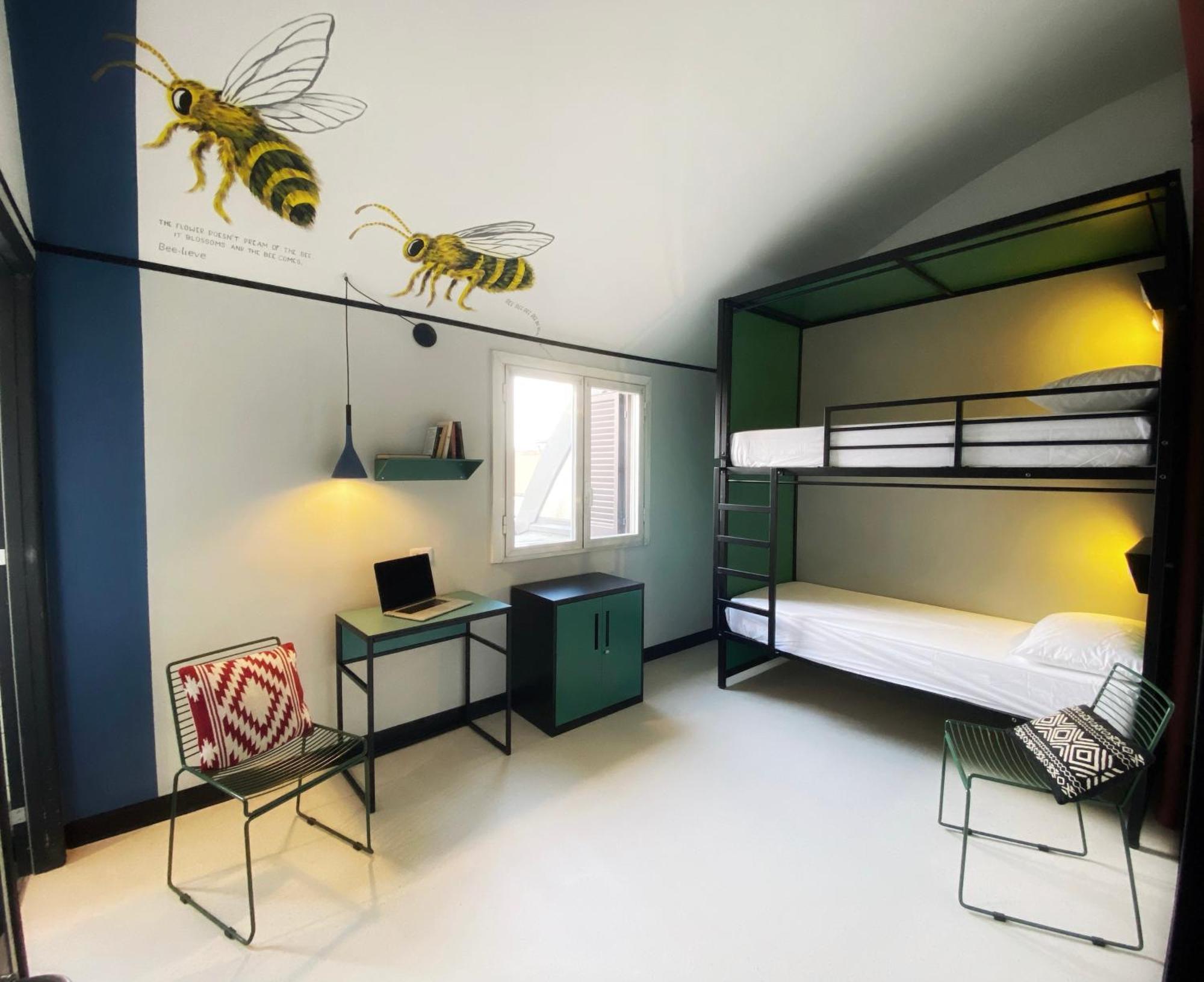 Yellowsquare Hostal *
